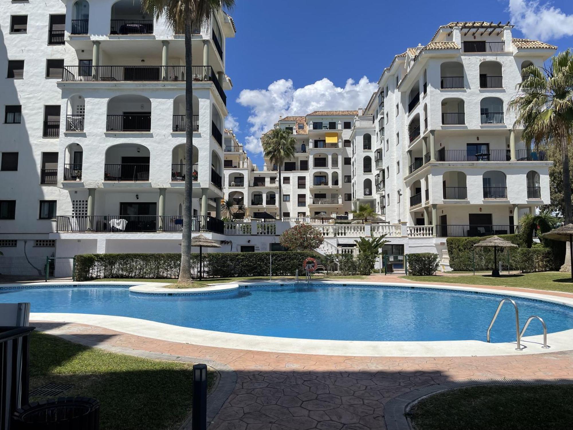 Apartamento En Marina Duquesa Кастильо-де-Сабинильяс Экстерьер фото